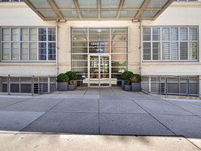 27-28 Thomson Avenue #250