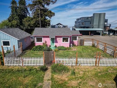 233 W Third Street