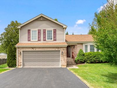 4 Waterbury Ct