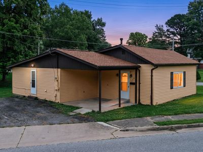 614 Main St