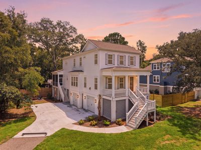 1129 Hamlin Rd