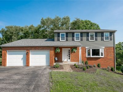 77 Bradley Ct