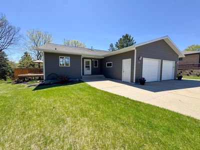 2216 Ridgewood Dr