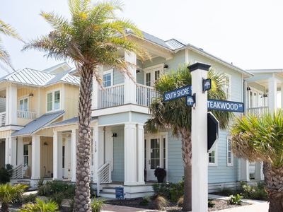 320 S Shore Dr