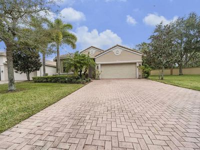 1476 SE Legacy Cove Circle