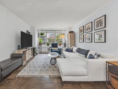 251 E 51st St APT 5M