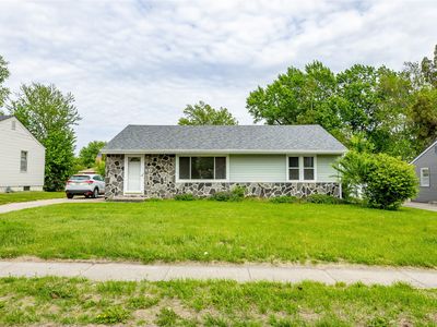 Property at 917 12th St, West Des Moines, IA
