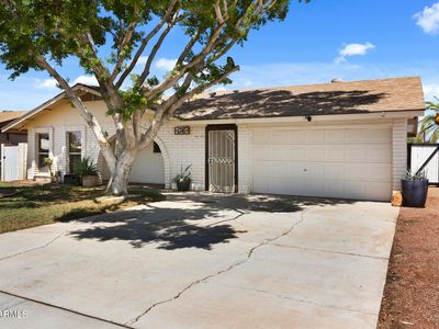 1546 E FLOWER Circle