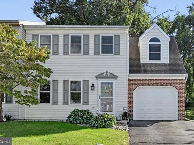 Property at 35 Park Ridge Dr, Elizabethtown, PA