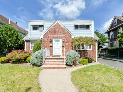 62 Knapp Ave