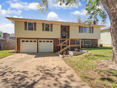 2120 Applewood Ln