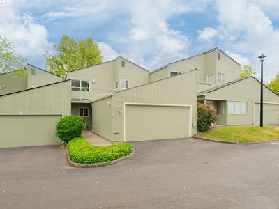 1664 NW Rolling Hill Dr