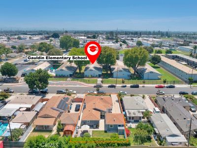 12327 Dunrobin Ave