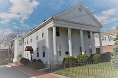 122 Elm St