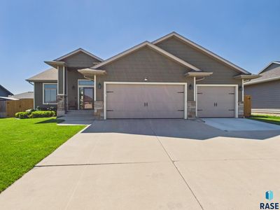 S Breezeway Ave