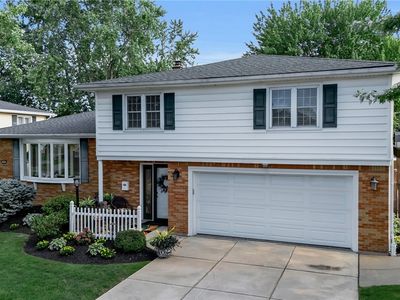 Property at 13 Wedgewood Ter, Amherst, NY