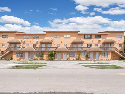 2261 W 53rd St APT 13