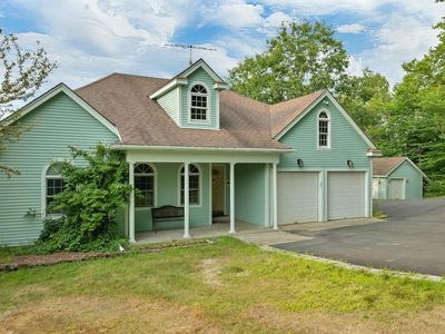 109 Ledgeside Lane