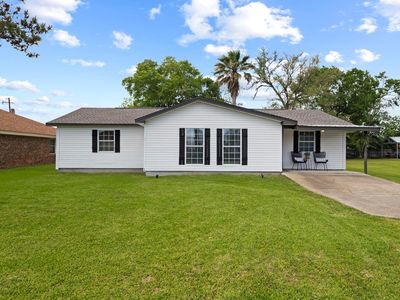 305 Circle Dr