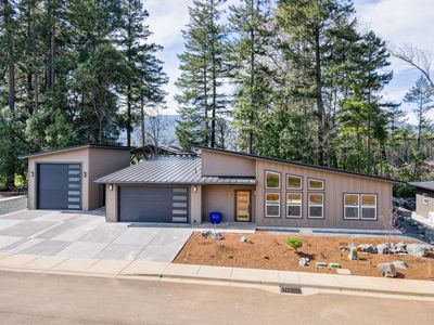 407 Selah Ln