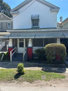 214 Lee St