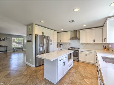 152 Welland Ct