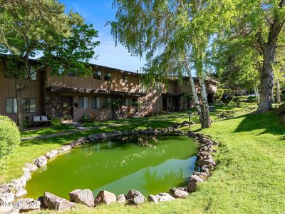 121 Lake Glen Dr