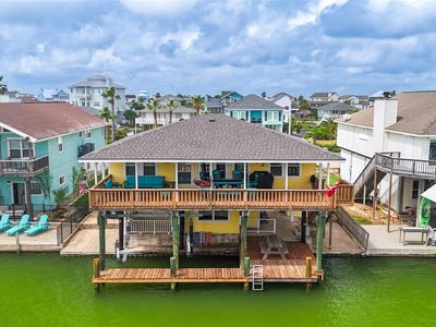 Property at 1319 Maui Dr, Tiki Island, TX