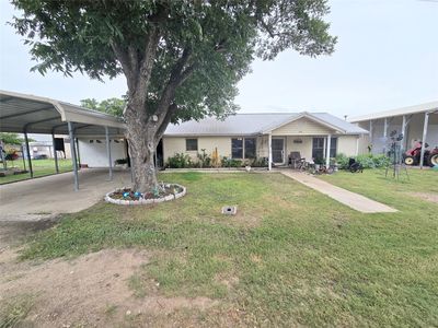 406 N Goliad St