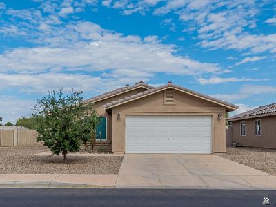 1051 S 47th Ave