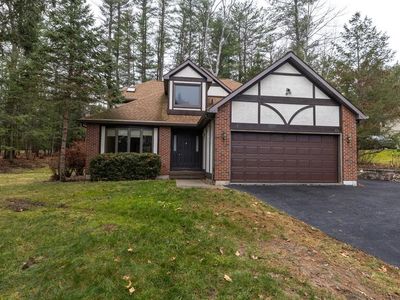 48 Hemlock Ln
