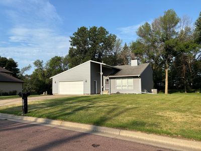 Property at 1950 Knollwood Dr, Fairmont, MN