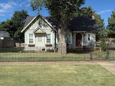 105 N 11th St
