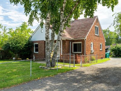 1404 Holmes Rd