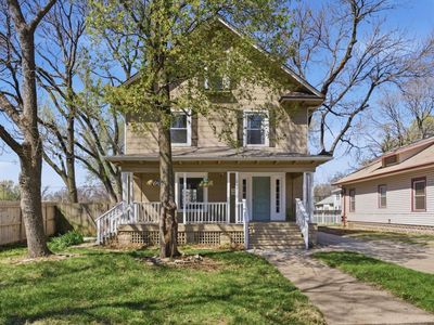 229 N Chautauqua Ave