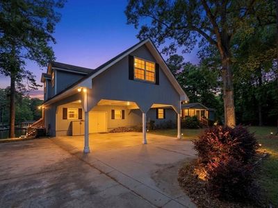 201 Collins Rd NW
