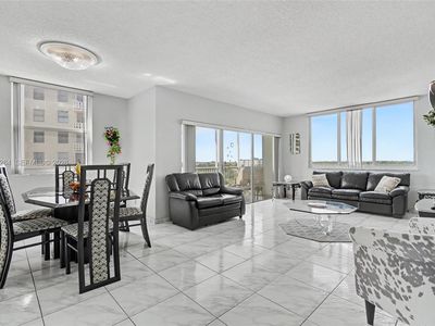 4200 Hillcrest Dr APT 700