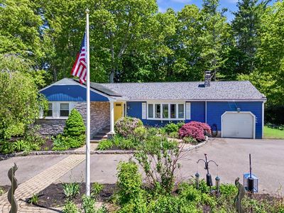10 Fleetwood Dr