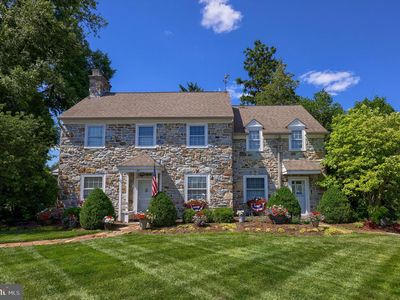 371 E Main St
