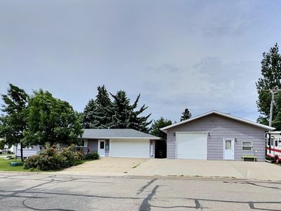 400 Dakota Ave