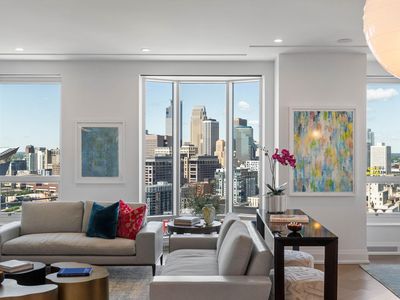 1111 W River Pkwy Unit 25A