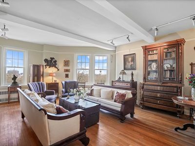 47 Plaza St W APT 8A