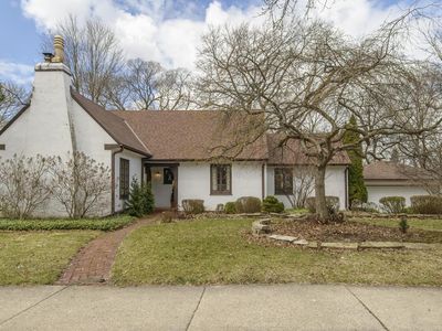 122 South Grand AVENUE