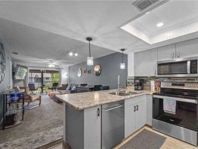 8140 Summerlin Village Cir UNIT 305