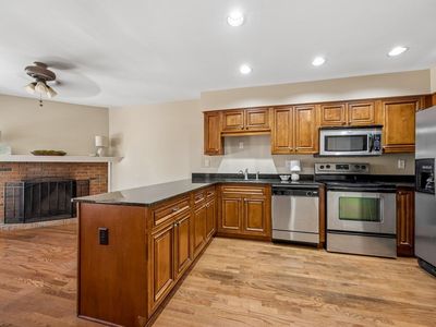 Property at 1685 Regents Park Dr #B, Memphis, TN