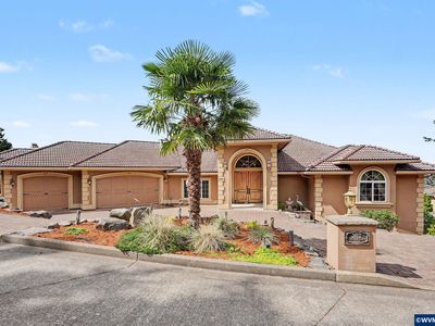2463 Crestmont Cir S