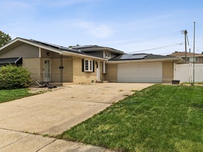 16457 Laura Ln