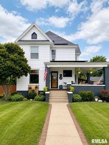 133 W Clay St