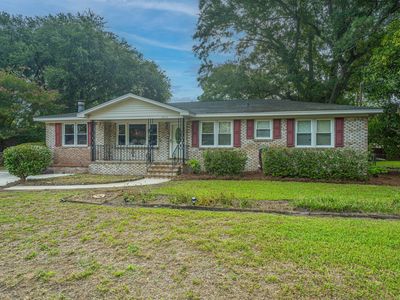 1056 Woodside Dr
