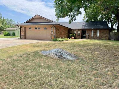 2201 E Cedar Ave